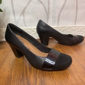 🌷 Collection Clark’s 🌷 Classic Black Block Heel Pumps - Women's 9M